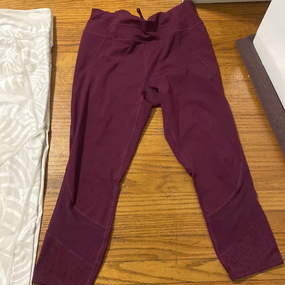LOT NIKE ATHLETA leggings workout stretch yoga pants size M cropped 7/8 capri - Picture 10 of 12